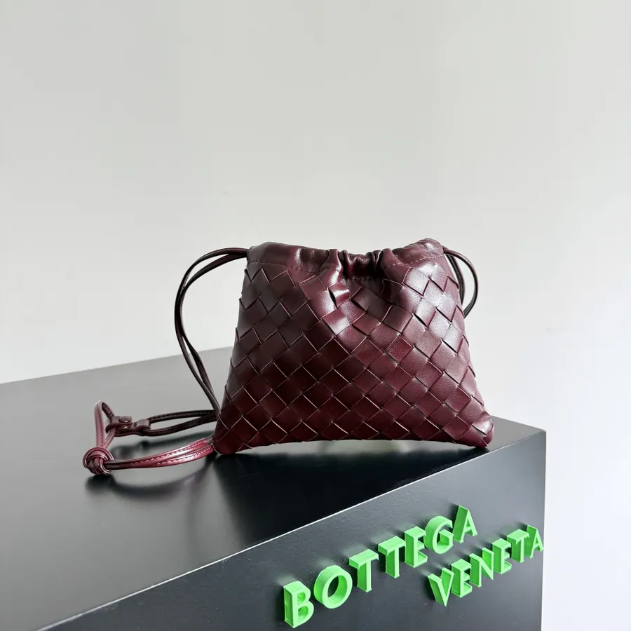 BOTTEGA VENETA Dustbag Mini - A Casual Bucket Bag with a Classic Knit Design