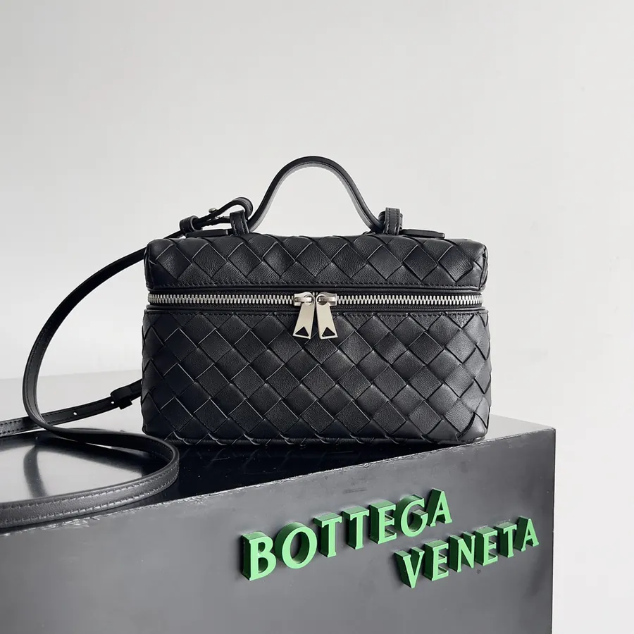 Bottega Veneta 24 Spring Webbing Zip Crossbody Bag