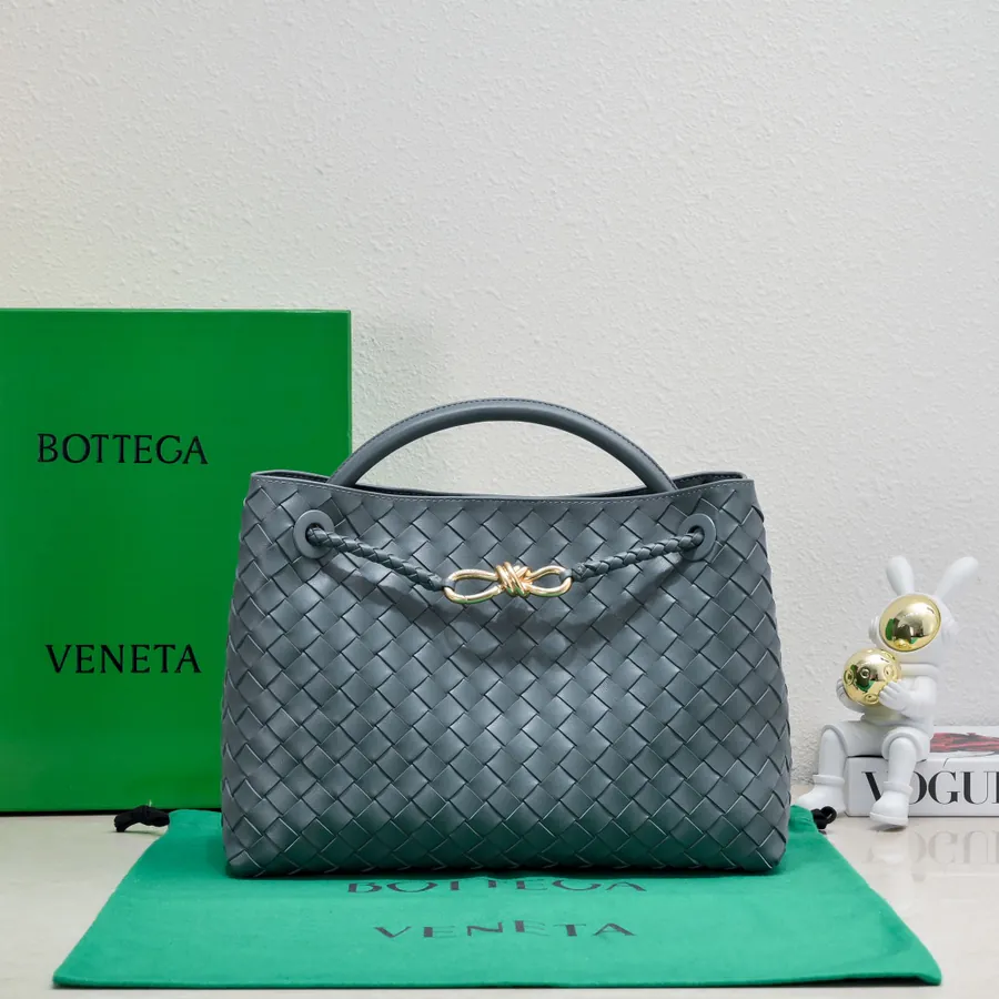 Bottega Veneta 2023 New Andiamo Bucket Bag
