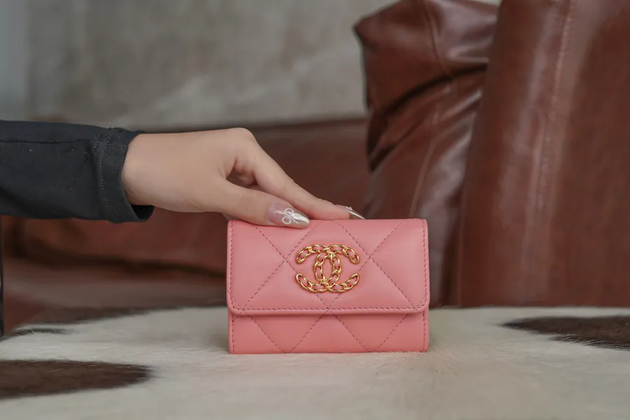 19 Series Mini Card Holder with Vintage Double C Buckle