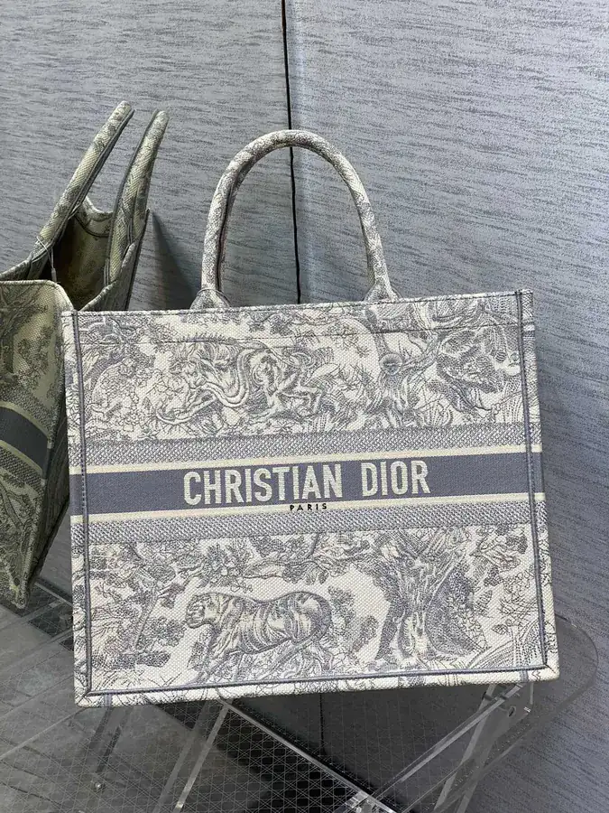 Tote with Tiger Embroidery and Dreamy Gray Tone