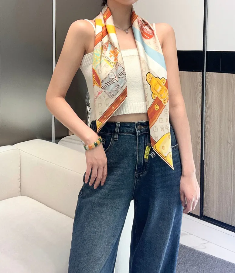 Elysee Palace Hotel Square 90 Scarf