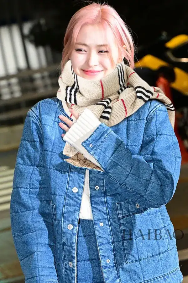 Burberry Neutral B Stripe Knit Scarf