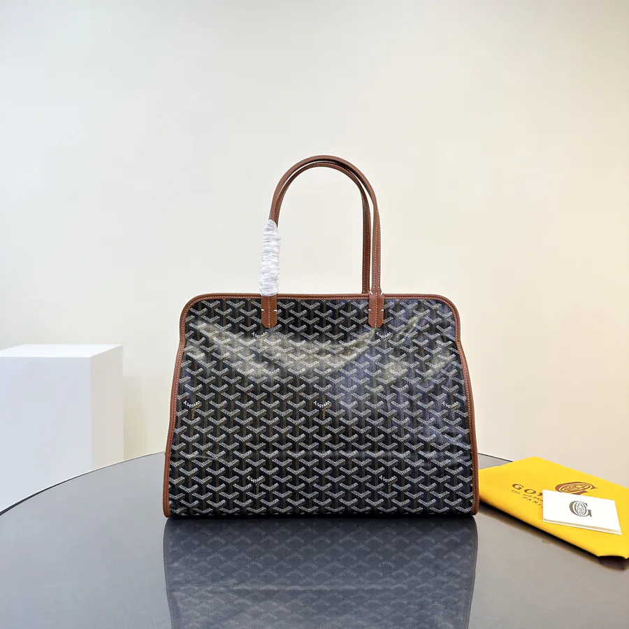 Goyard Hardy - Pet Bag with Elegant Design