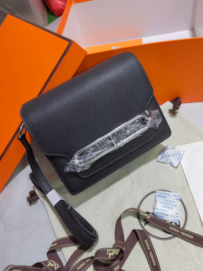 Roulis Pig Nose Bag with Semi-Handmade Craftsmanship and Evercolor Leather