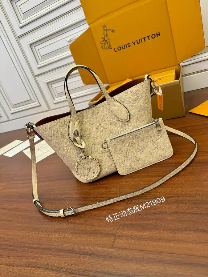 M21909 Exclusive Edition Handbag