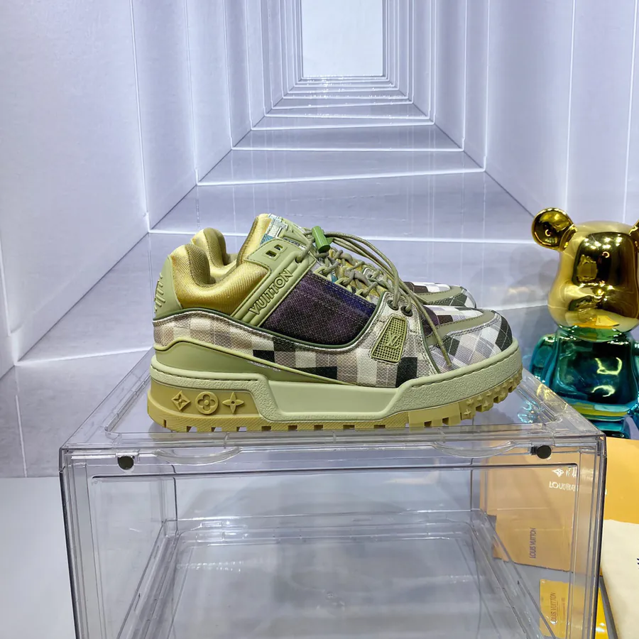 Louis Vuitton 2023 Spring Trainer