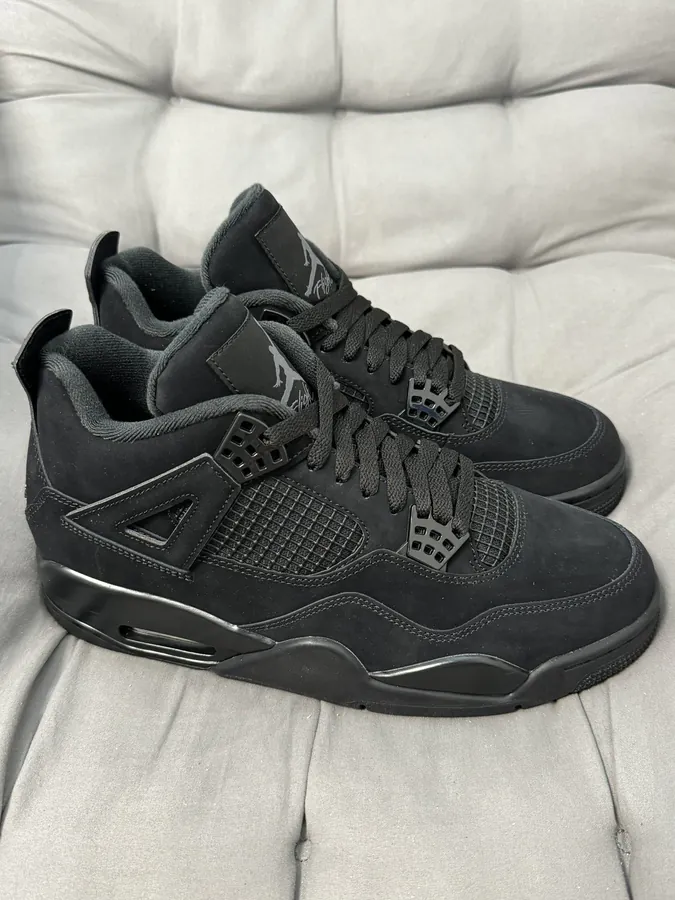 480 Black Cat Color Sneaker