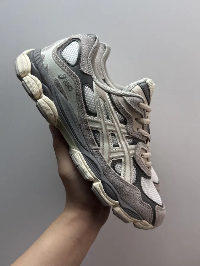 Asics GEL-NYC in Gray